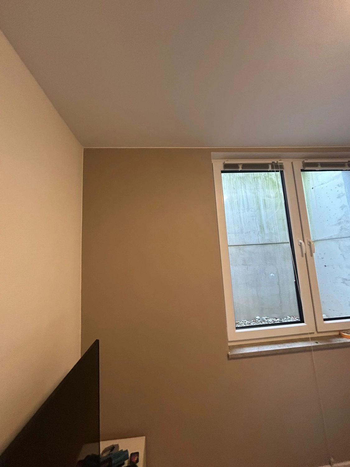 TS Malerfachbetrieb – Maler und Lackierer – frisch gestrichene Wand